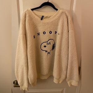 H&M SNOOPY CREWNECK